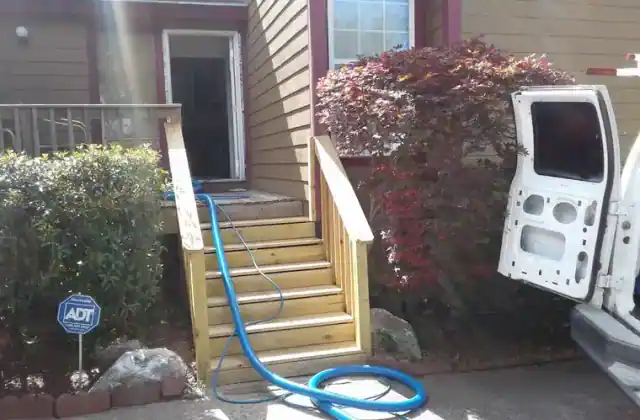 DONS CARPET CLEANER carpet cleaning business photo 2